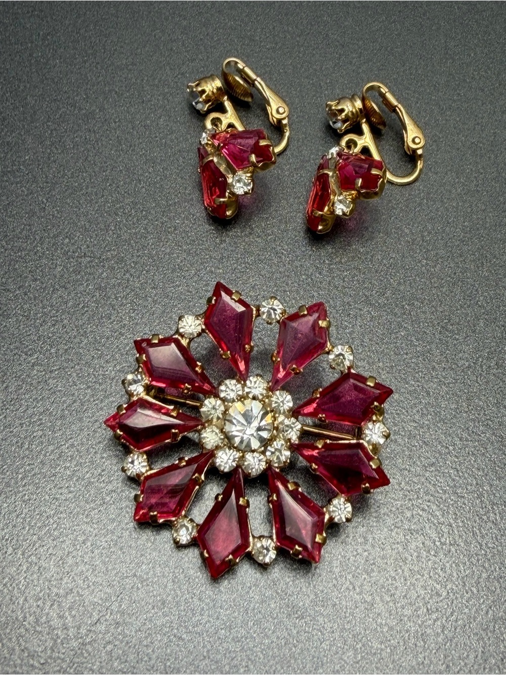 Vintage  Pink Kite Stones Brooch and Drop Earrings Set
